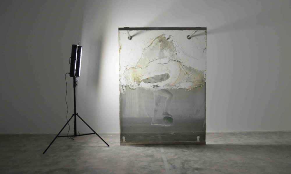 AZ_Archeology_2017_floor standing preservation flood light_210x160 cm_4